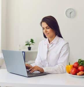 médico interpreta tus resultados del test de sibo